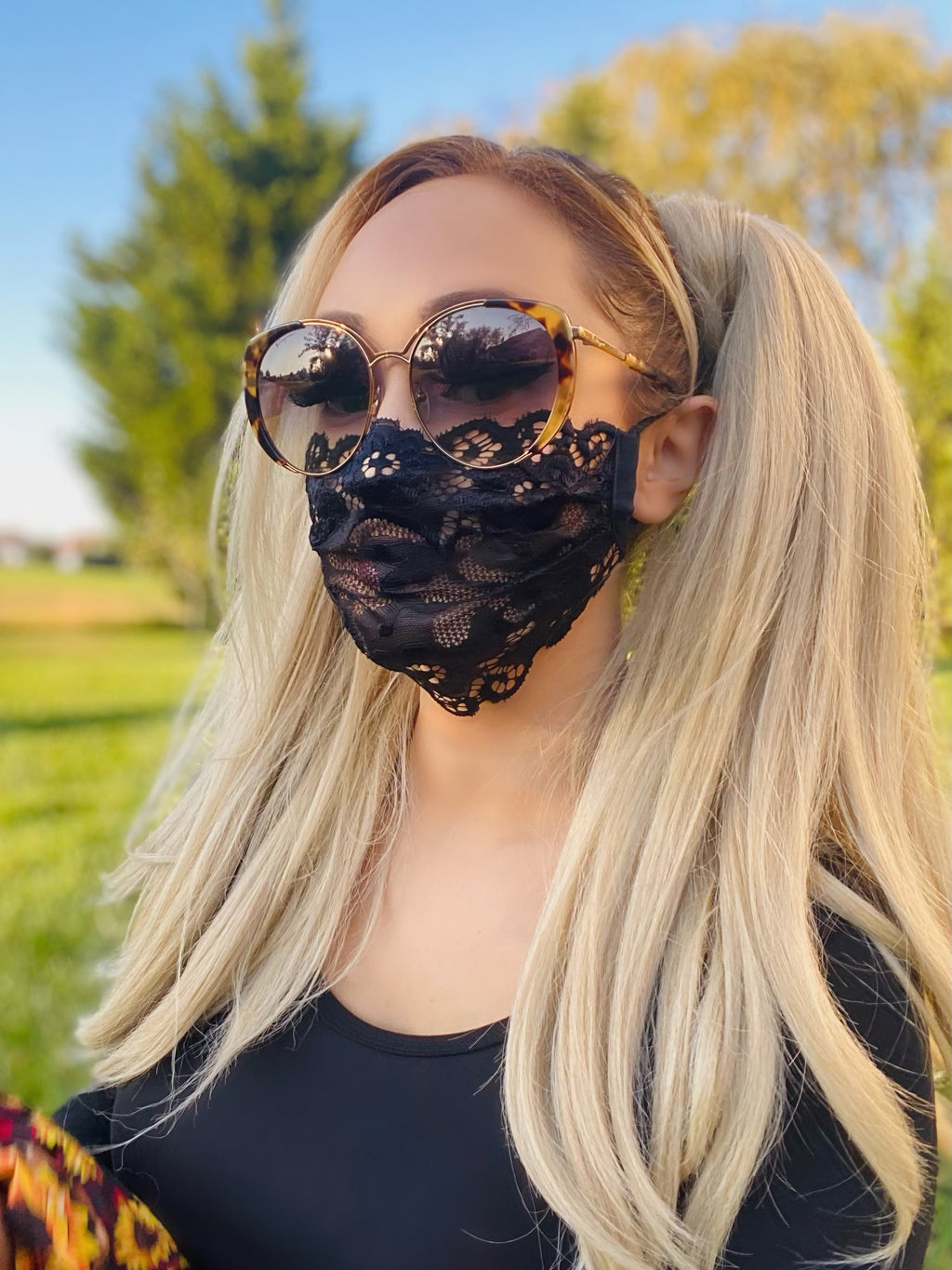 Black Lace Fashion Face Mask